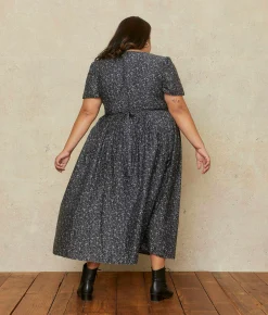 The Scarlet Dress Extended