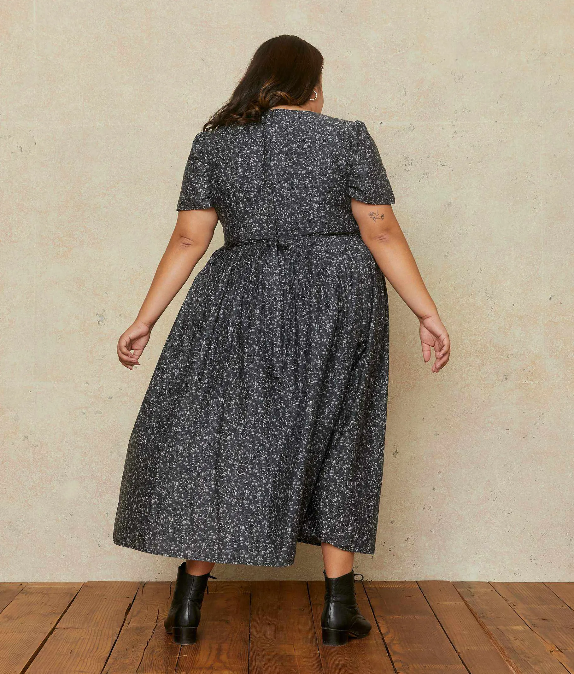 The Scarlet Dress Extended